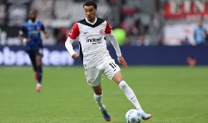 图片报：队友不信埃基蒂克会为转会罢训，法鹰要价1亿欧&amp;红军有意