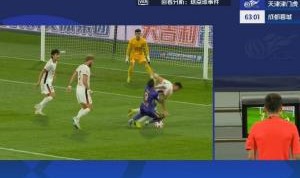APP注册送彩金活动-蓉城0-2落后！周定洋踩踏基莱斯送点，阿代米主罚命中