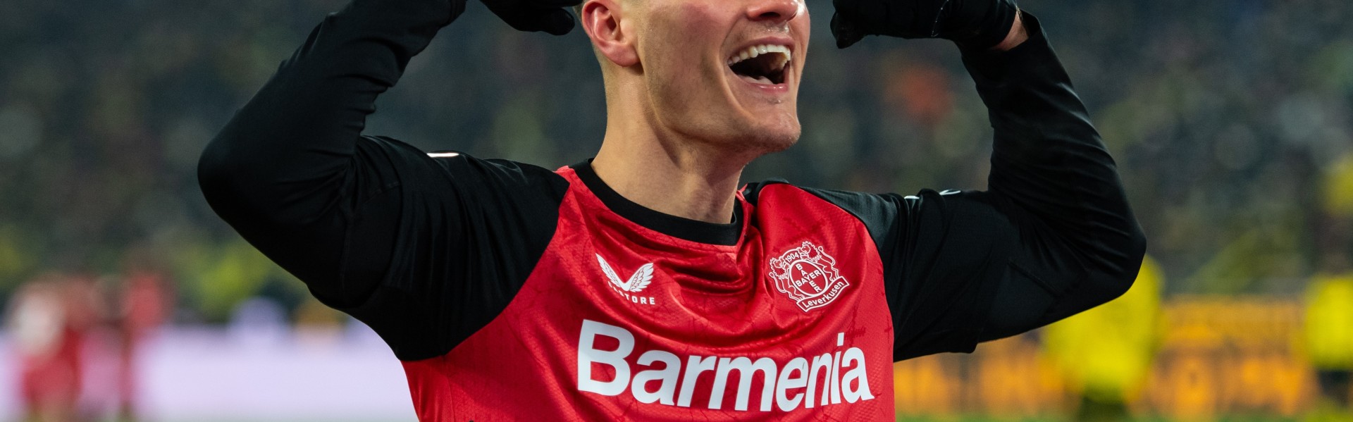 记者：米兰考虑签希克，米兰管理层看好他但首选是弗拉霍维奇